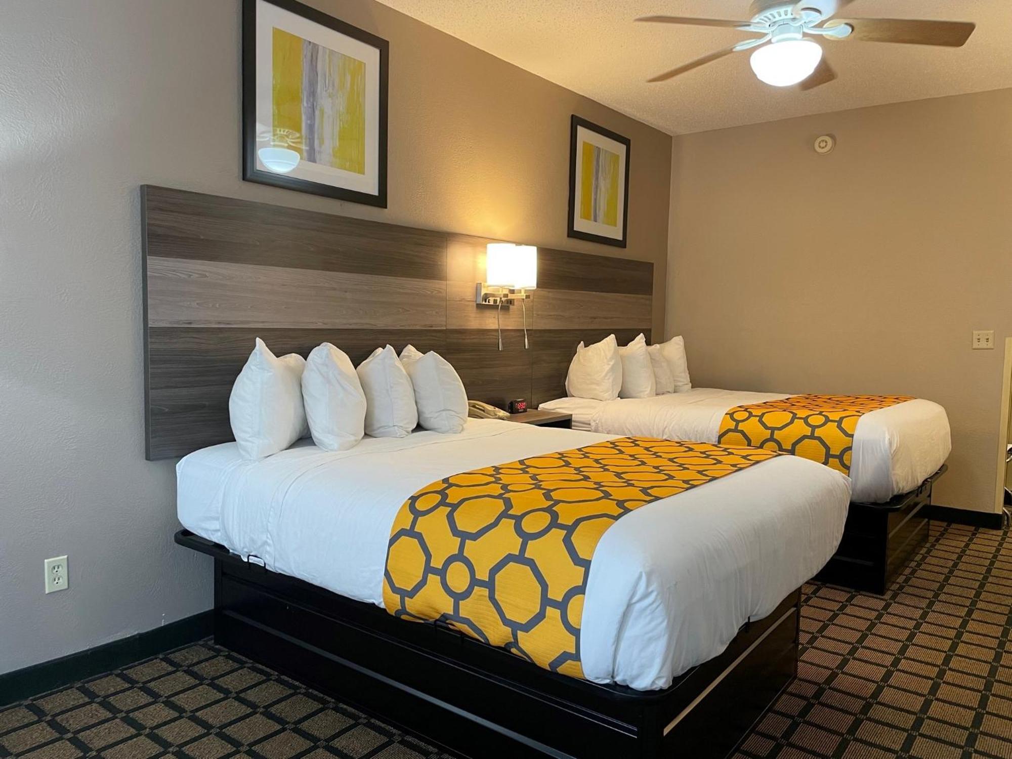 Baymont By Wyndham West Plains Hotel Bagian luar foto