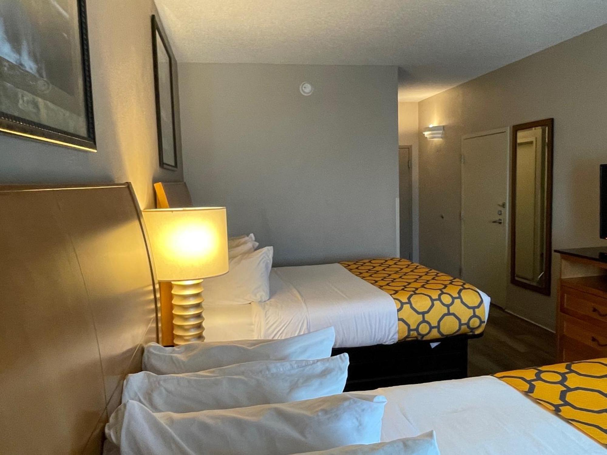 Baymont By Wyndham West Plains Hotel Bagian luar foto