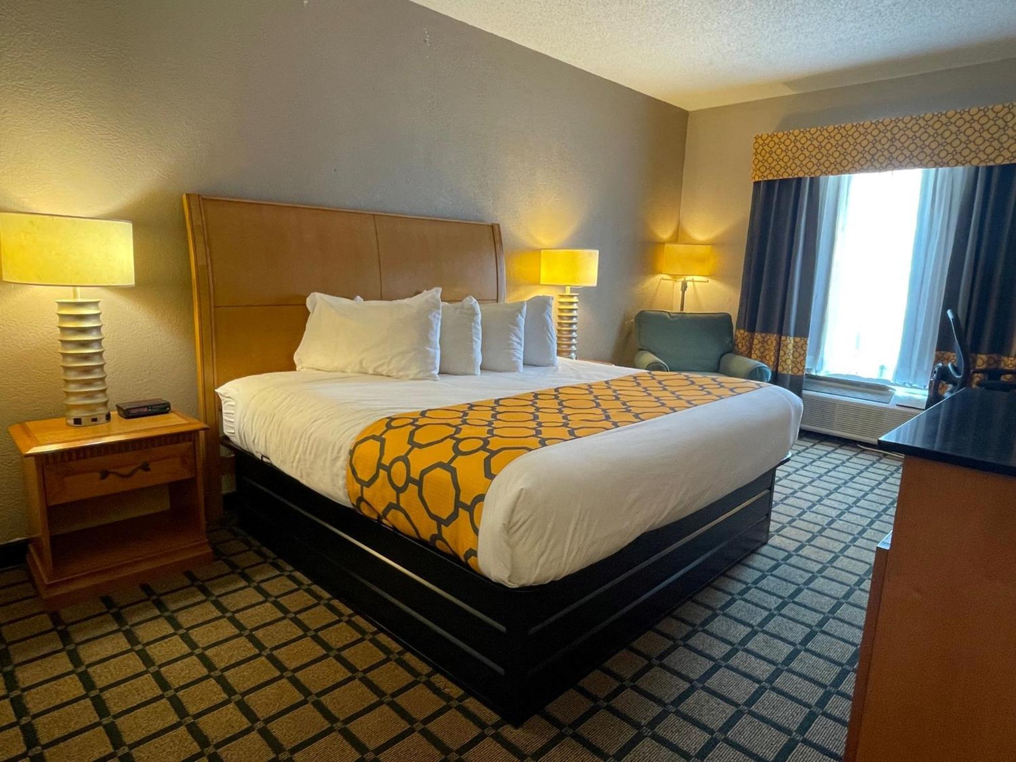 Baymont By Wyndham West Plains Hotel Bagian luar foto
