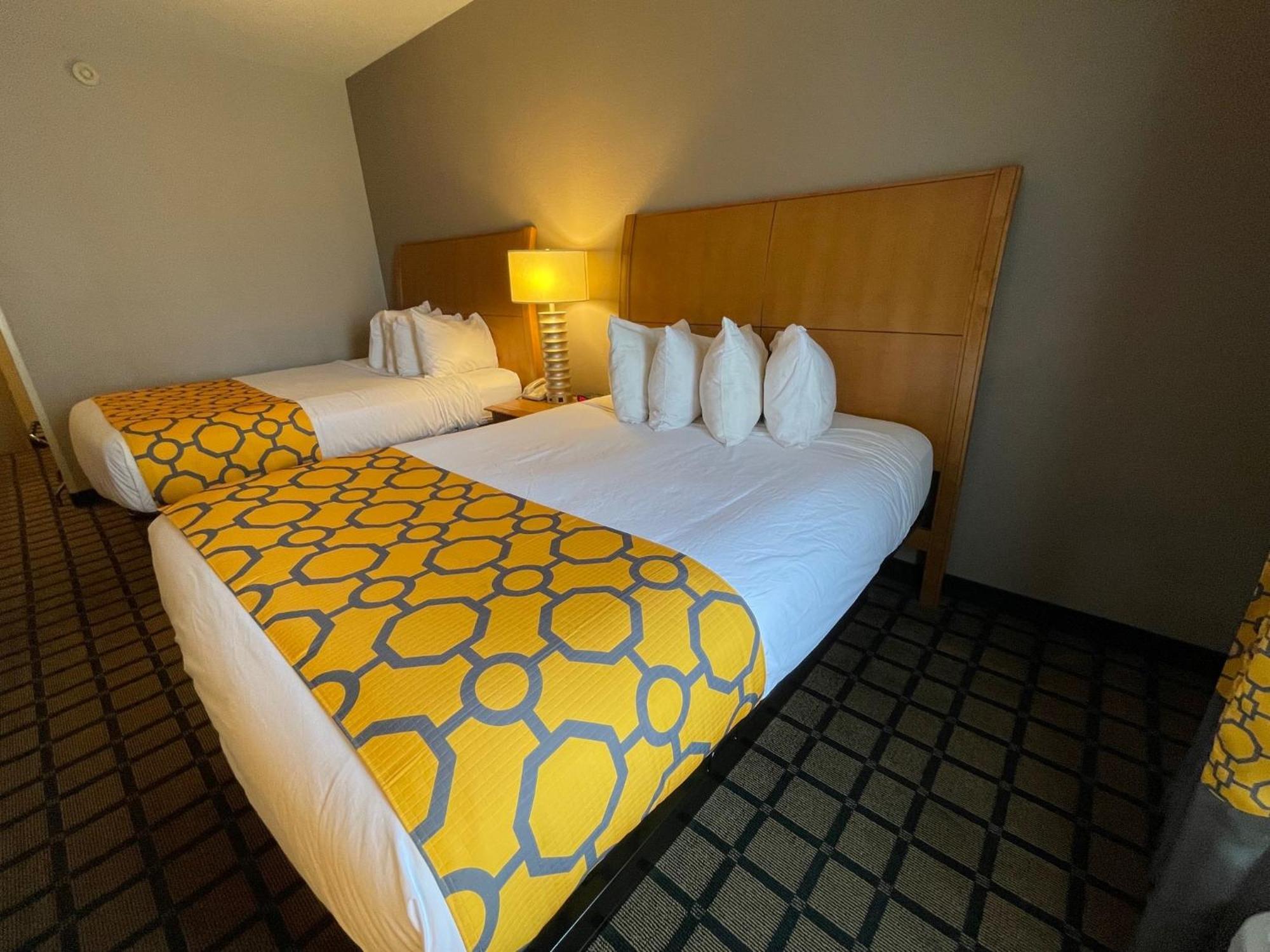 Baymont By Wyndham West Plains Hotel Bagian luar foto