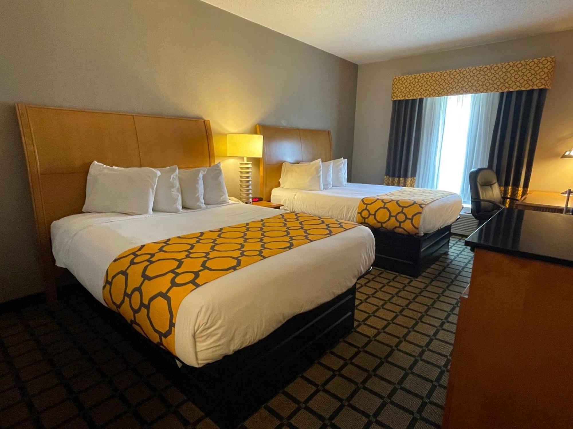 Baymont By Wyndham West Plains Hotel Bagian luar foto