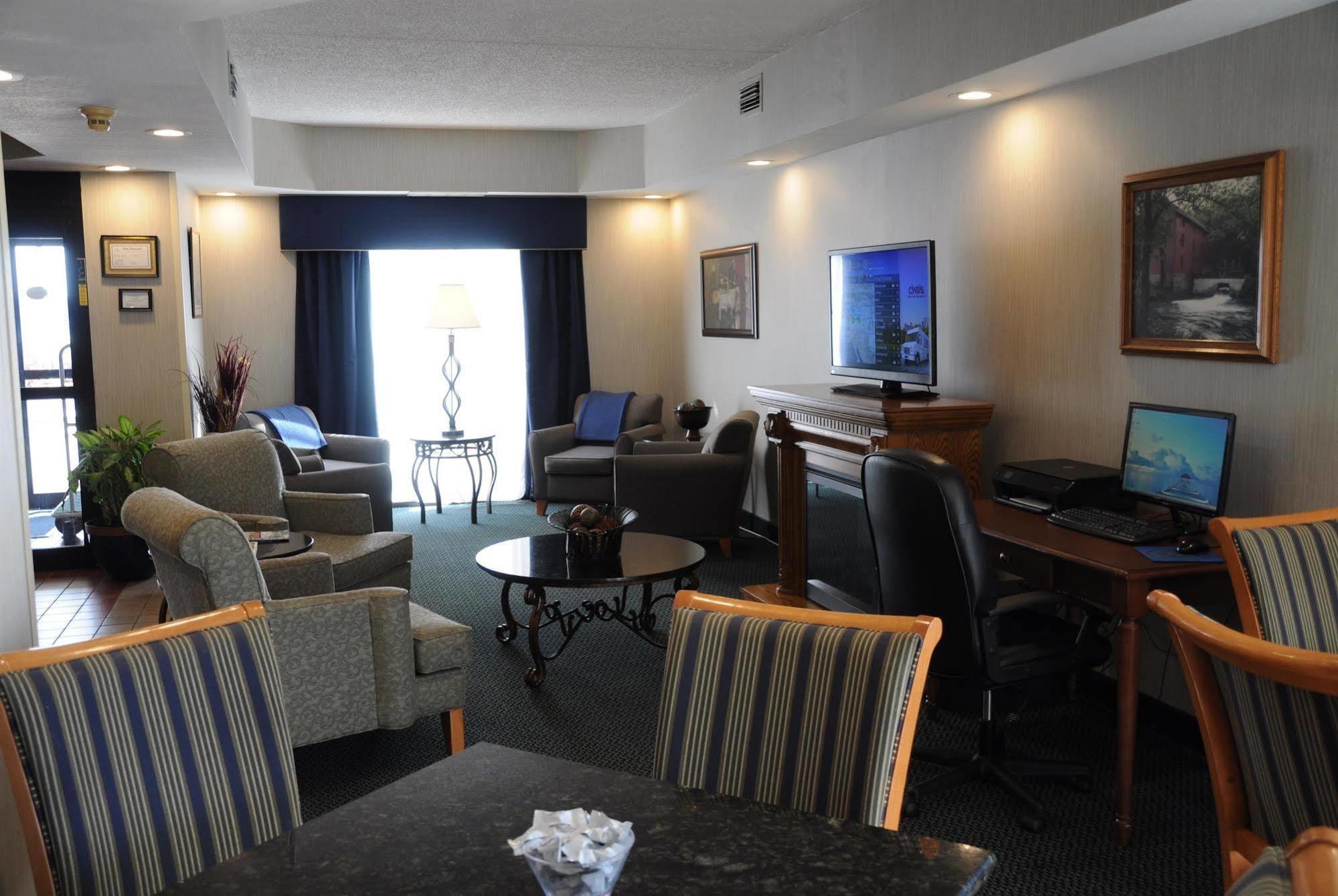 Baymont By Wyndham West Plains Hotel Bagian luar foto